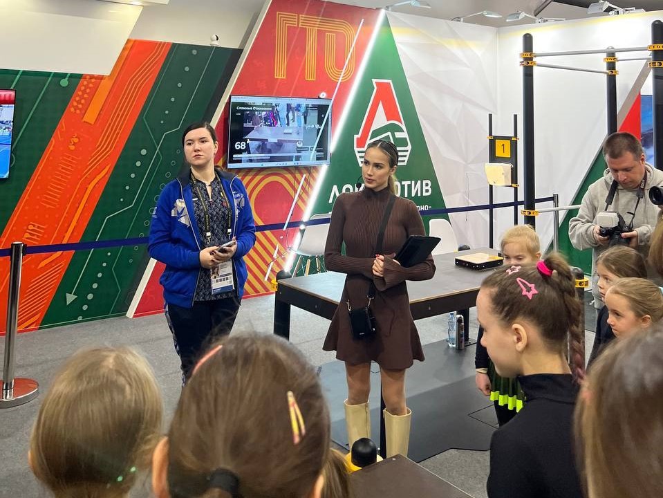 Олимпийская чемпионка Алина Загитова посетила стенд ГТО на Международной выставке- форуме «Россия».